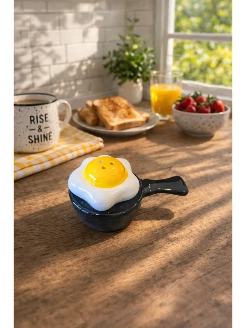 New Breakfast Fried Egg On Skillet Salt & Pepper Shakers BBQ Party Dinning Set